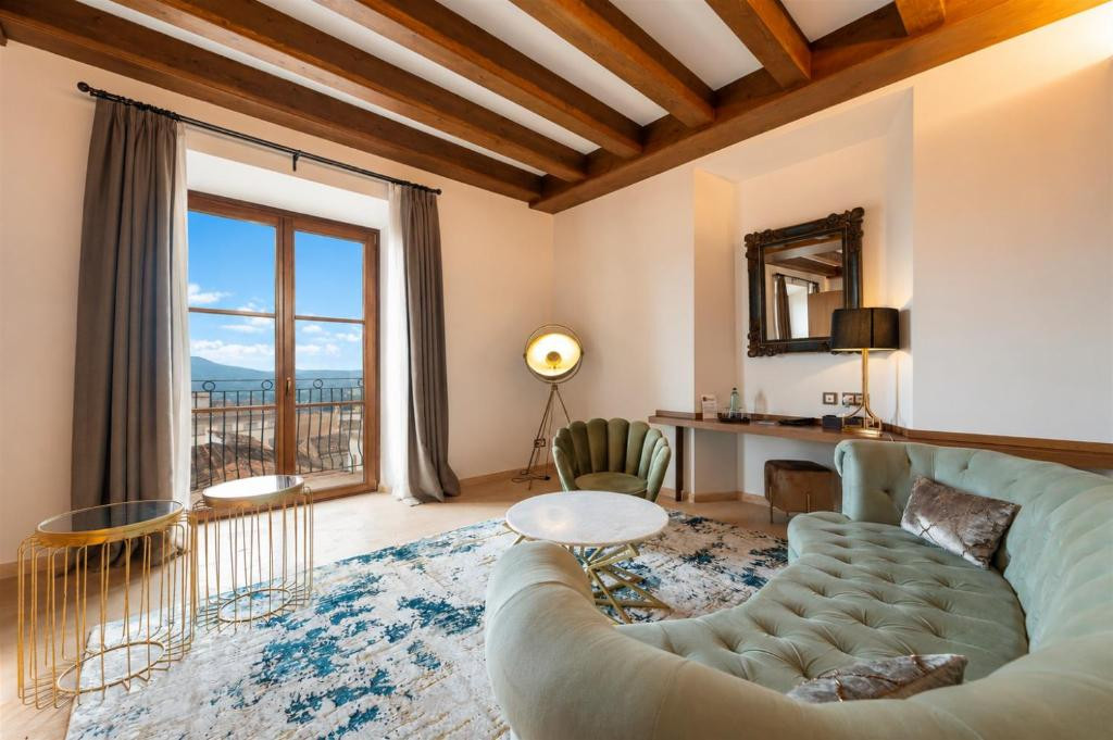 Castle Suite