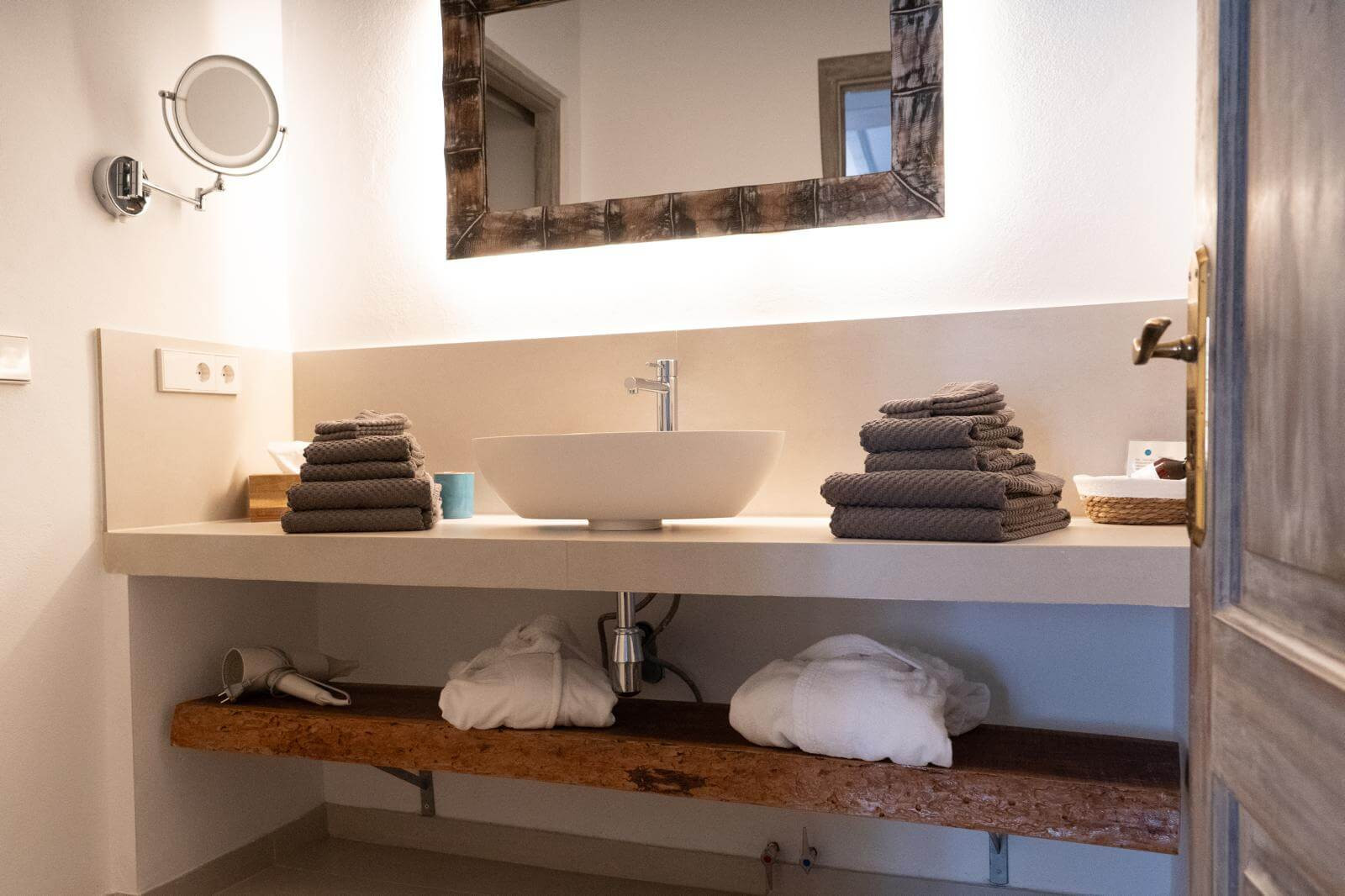 Family and Friends Suite Girasol