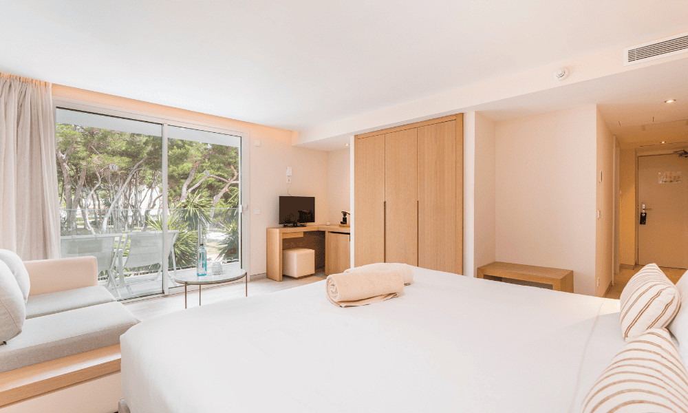 Double Room Superior with Lateral Sea View