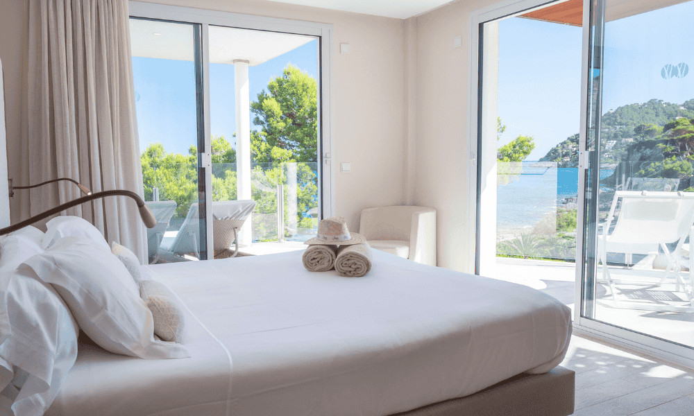 Deluxe Suite with Jacuzzi and Sea View