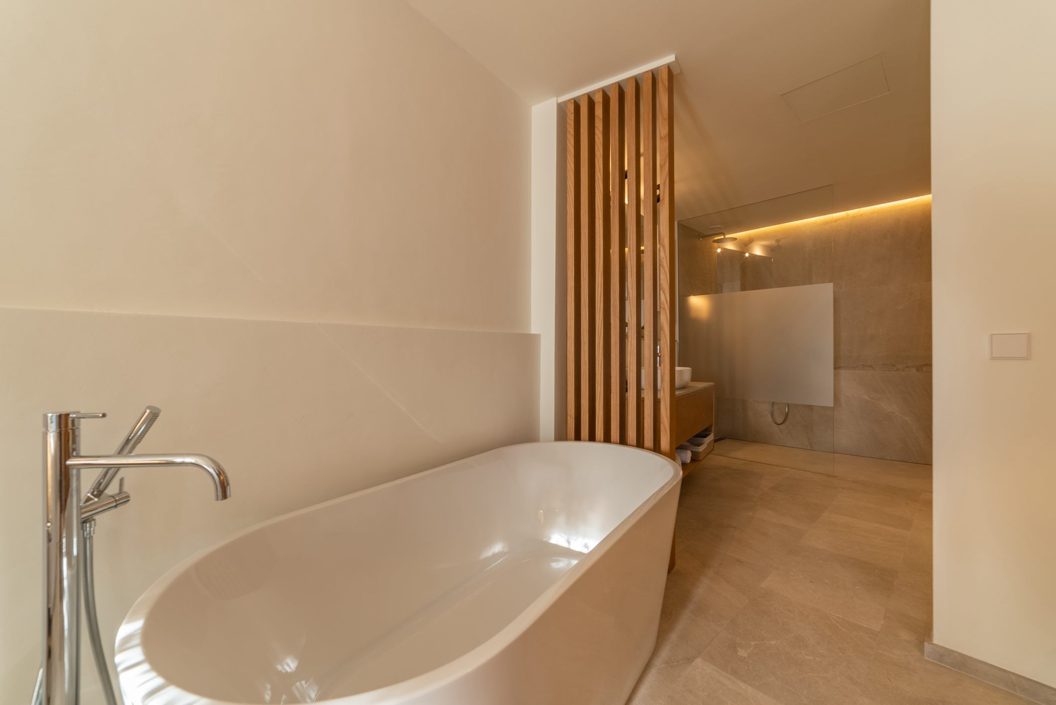 Deluxe Room with Bathtub