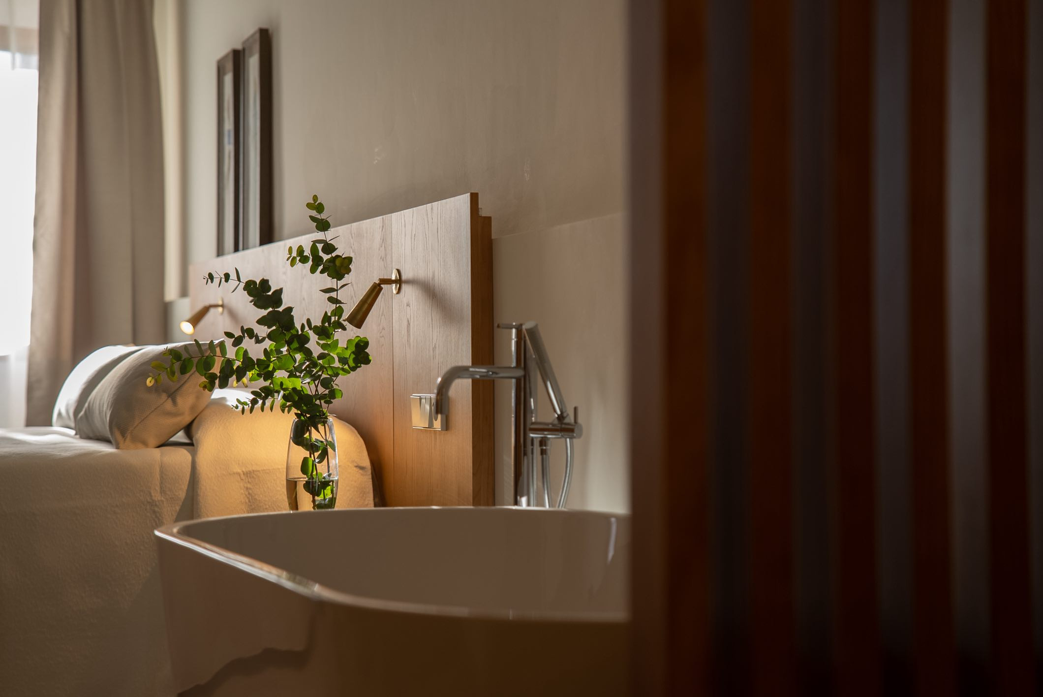 Deluxe Room with Bathtub