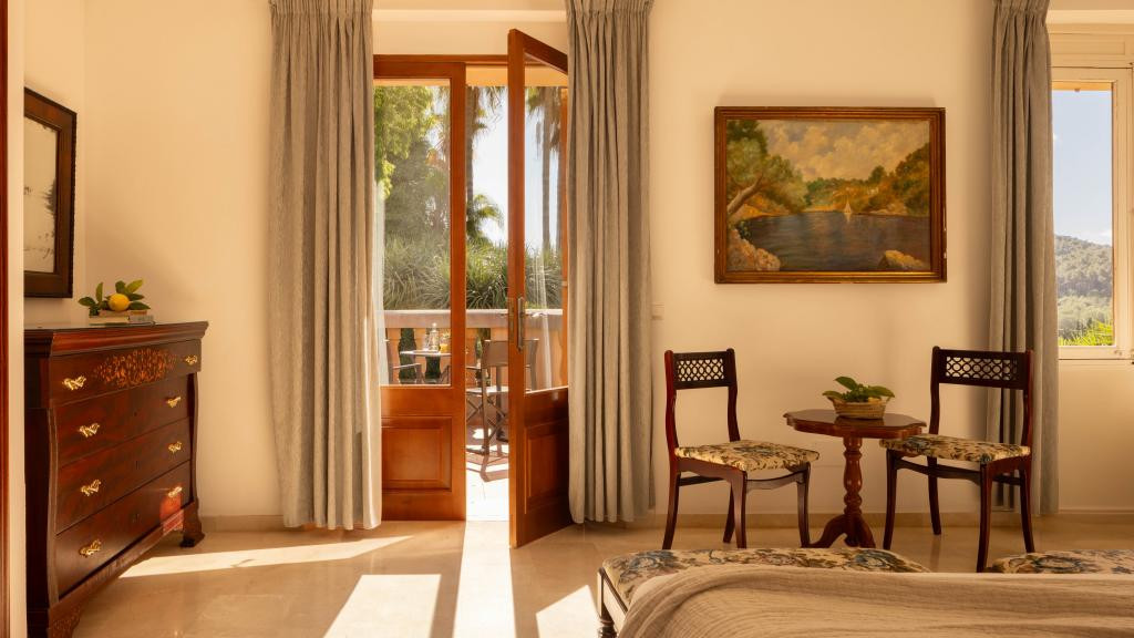 Superior double room with mountain views and terrace