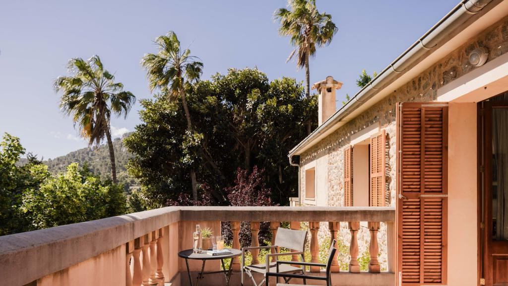 Superior double room with mountain views and terrace