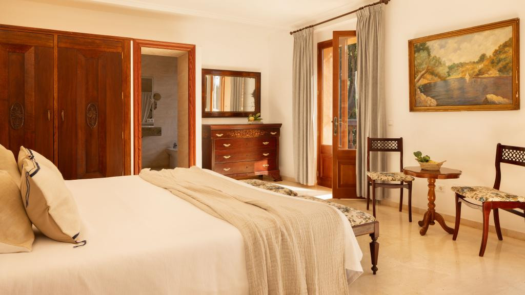 Superior double room with mountain views and terrace